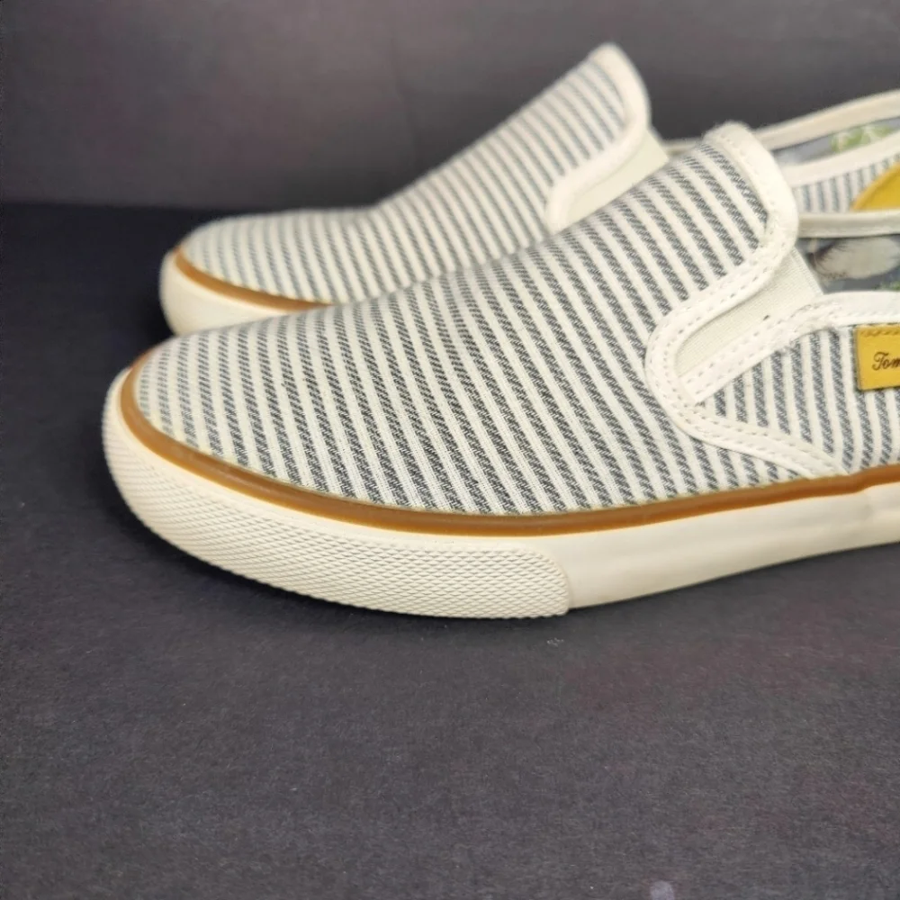 Tommy Bahama Women's Stripe Sailor Canvas Slip On Boat Sneaker US Size 7.5